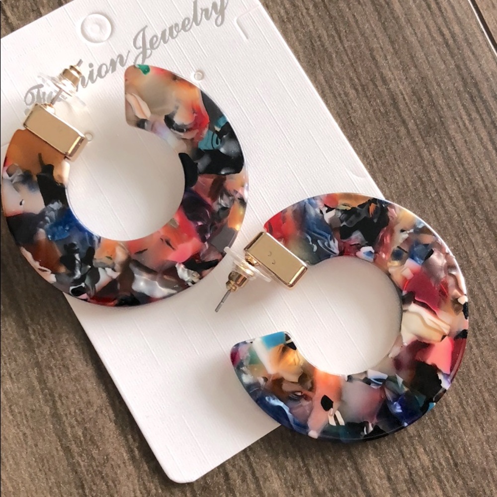 Multicolor hoop earrings